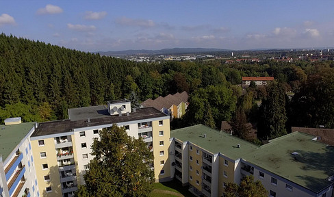 Große 4 Zimmer Wohnung mit Waldblick