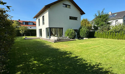 Villa in Grünwald mit gesicherten Mieteinnahmen und Entwicklungspotenzial