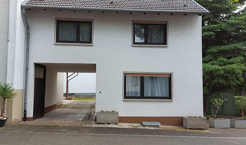 Ehemaliger Vierseitenhof mit Hufschmiede PROVISIONSFREI in Langenlonsheim zu verkaufen