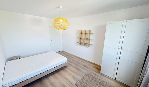 Bright student room (renovated / fully furnished).