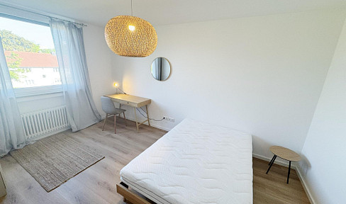 Bright student room (renovated / fully furnished).