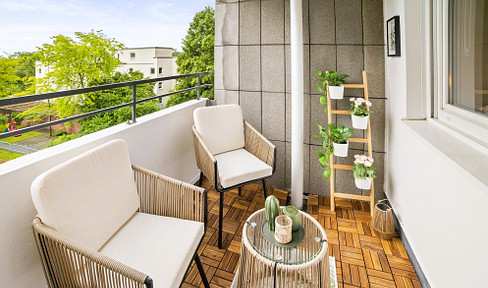 COMPLETELY MODERNIZED – ACCESSIBLE 3.5-ROOM APARTMENT WITH BALCONY IN THE SOUTHERN PART OF DUSSELDORF; NO COMMISSION FEES.
