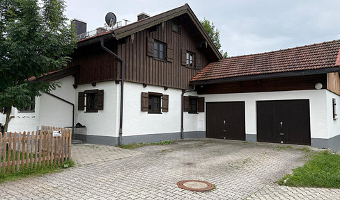 Cozy 4-room apartment with a large garden.