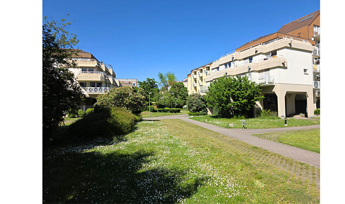RESERVED - Weststadt: 2-room apartment + parking space | Modernized (technically) | Balcony | Fitted kitchen | AVAILABLE | Suitable for shared living.