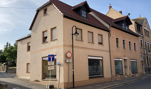 Voll vermietetes Wohn- und Geschäftshaus (176m²+195m²) mit stabilem Cashflow & Entwicklungspotenzial
