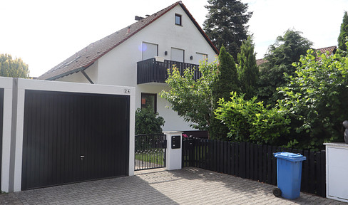 Exklusive 4-Raumwohnung mit großem Garten und überdachter Terrasse in Fürth Dambach