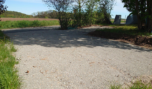 Fully developed, idyllic plot of land on the outskirts of town.