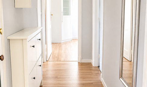 Prime location! 3-room apartment with a private garden, just a 6-minute walk from the train station.