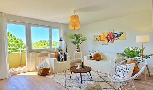 Freshly renovated and ready to move in – with a balcony.