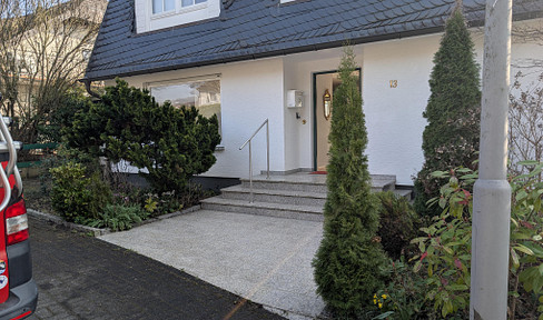Detached house - Prime location on the edge of a meadow, in your own home - Unobstructed view of Wiesbaden Sonnenberg.