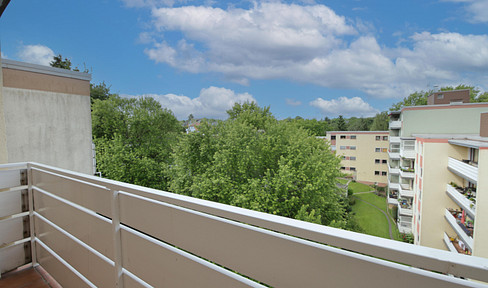 Helle, frisch renovierte 3-Zimmer Wohnung in schöner Lage + Gemeinschaftsschwimmbad