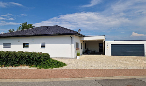 Neuwertiger A+, Bungalow, Elg-Whg, Fernblick, Doppelgarage, Carport, große-PV-Anlage