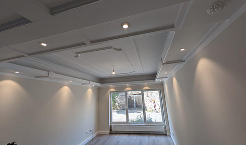 Brand new! 2.5-room apartment in a prime location in Rüdesheim, featuring a fitted kitchen.