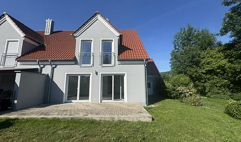 Frisch renovierte Doppelhaushälfte mit Garten in Schrobenhausen-Steingriff (provisionsfrei)