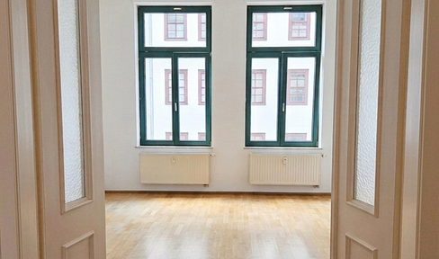 Spacious 3-room apartment with balcony in Leipzig – available from July 1st! No agency fees, offered privately.
