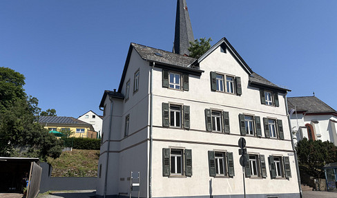 Charming office/commercial building in a historic half-timbered house.