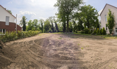 1319 square meters of building land – also suitable for a duplex or multi-family home – located in the Berlin area.