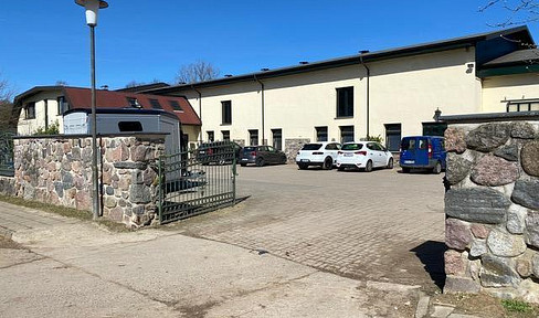 Charming equestrian center/horse boarding facility for rent.