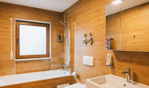Attractive investment opportunity with a prime location in Stuttgart-Stammheim: 2-room apartment with a newly renovated bathroom and a private garden.