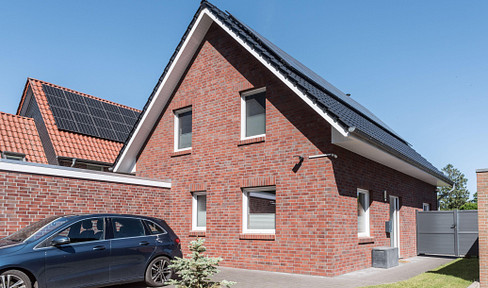 Beautiful detached single-family home in a picturesque location in Bremen, Alt-Osterholz.