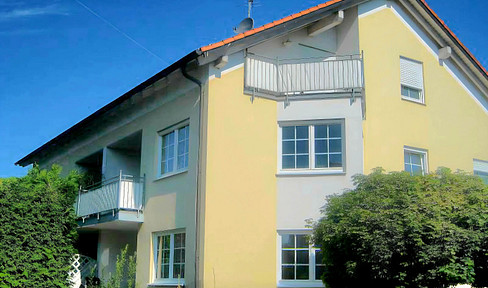 *No fees* Attractive and bright 2-room apartment with balcony and parking space.