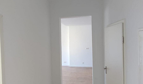 Completely renovated and ready to move in – modern 4-room apartment with balcony in Bellheim.