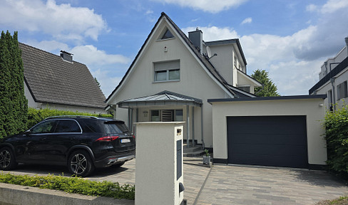 Großzügiges Einfamilienhaus mit Pool