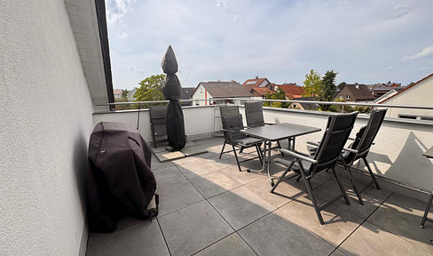 Neuwertige Maisonette (108 m²) | Dachterrasse | Klima | EBK | 2 Stellplätze | Energieklasse A+