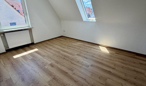 Dachgeschosswohnung in Pleinfeld - Frisch saniert