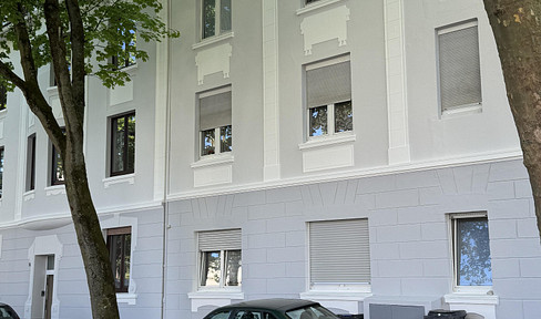Living with Character: Spacious 4-room apartment in Bochum.