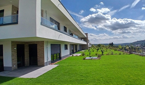 NEUBAU-ERDGESCHOSSWOHNUNG MIT SÜDTERASSE & EIGENEM GARTEN
