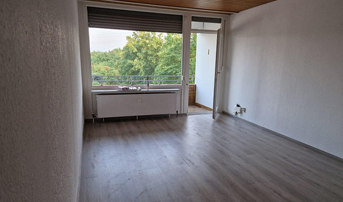 850 € - 63 m² - 2.0 Zi. - EBK - Balkon - mit Frei Parkplatz (2025 Umfassend Renoviert)