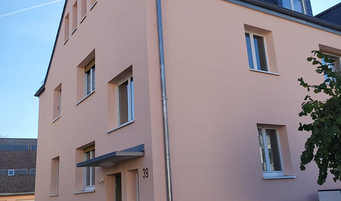 FFM – Heddernheim: Cozy, bright 3-room attic apartment – energy-efficient!