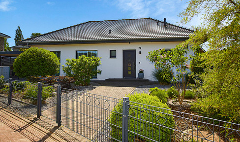 Modernes Wohnen auf einer Ebene – Energieeffizienter Bungalow mit Traumgarten vor den Toren Hamburgs