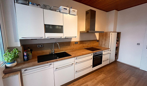 Central 3-room apartment near Riemekepark in Paderborn – with balcony, fitted kitchen, and cellar.