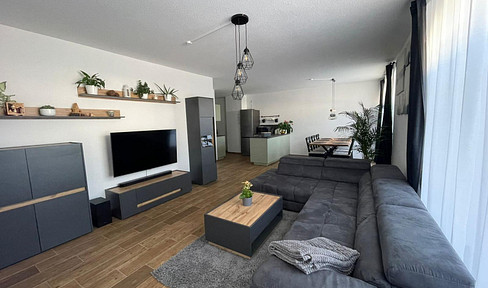 Spacious 3-room apartment near the zoo, Rabenstein forest, kindergarten, and school.
