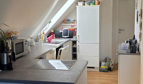 Bright 2-room apartment in a quiet, central location.