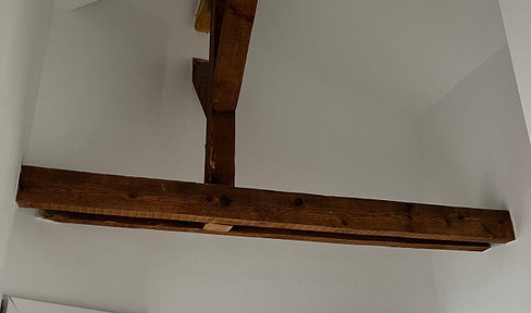 Kernsanierte Dachgeschoss Wohnung mit integrierter Klimaanlage