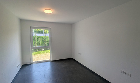 Moderne Gartenwohnung im Erstbezug – Terrasse, EBK, Tiefgarage & Aufzug in Kirchheim a. N.