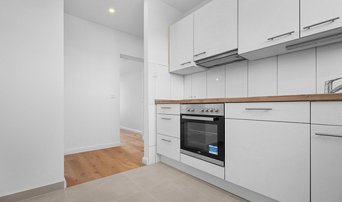 Erstbezug nach Sanierung - 3 Zimmer, Einbauküche und Balkon