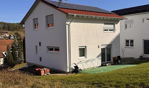 Provisionsfrei - High-Tech KfW-Effizienzhaus 55 (Baujahr 2024) mit E3/DC Hauskraftwerk
