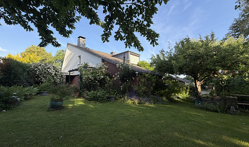 Dream home located near fields, with easy access to the S-Bahn (suburban train).