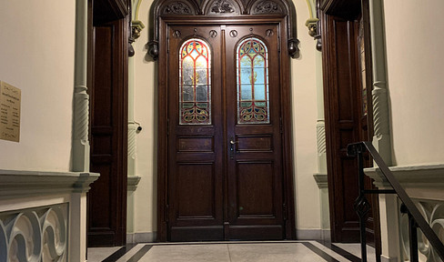 Art Nouveau attic apartment with four (4.5) rooms, three dormer windows, a terrace, and a built-in kitchen, located in MG.