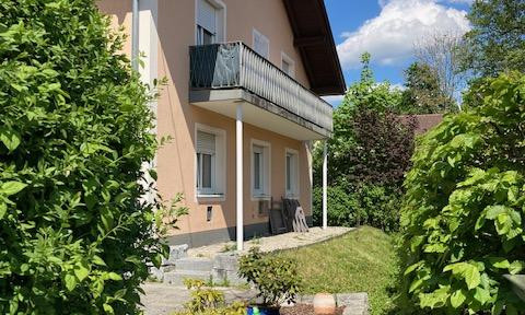 Small multi-family house for sale in 82069 Hohenschäftlarn.