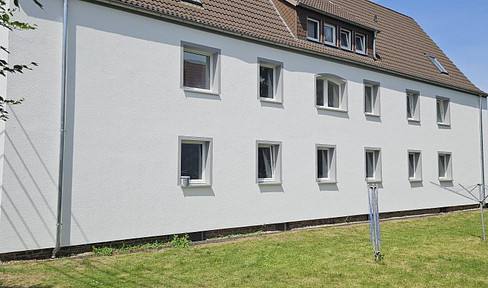 Saniertes Haus: Helle 4,5-Zimmer-Wohnung in Lobstädt mit Garten