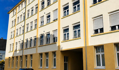 Living with history - spacious 2-room apartment.