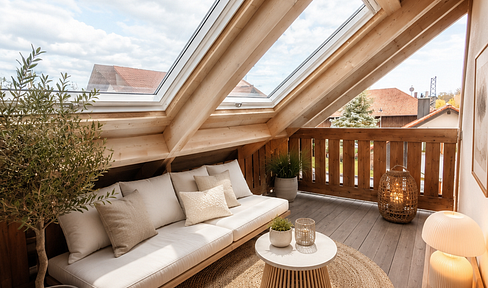 Ohne Maklergebühr - freie Wohnung, 2 Balkone, 3 Zimmer, TG + Stellplatz