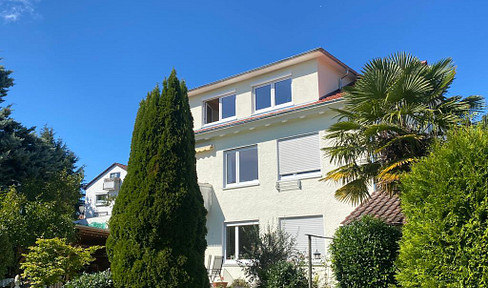 Befristete Vermietung: Möblierte 2,5 Zimmer-Wohnung mit Balkon in Friedrichshafen-Manzell