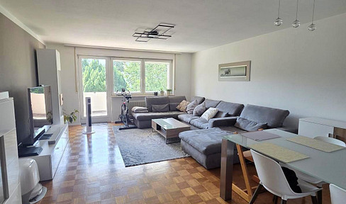 Spacious 4-room apartment with 117 m², 2 balconies, and a high-quality fitted kitchen, located in Tübingen-Derendingen.