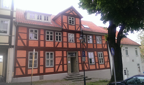 Ideal für Singles! Schöne Erdgeschoss-Wohnung zentral mit Balkon